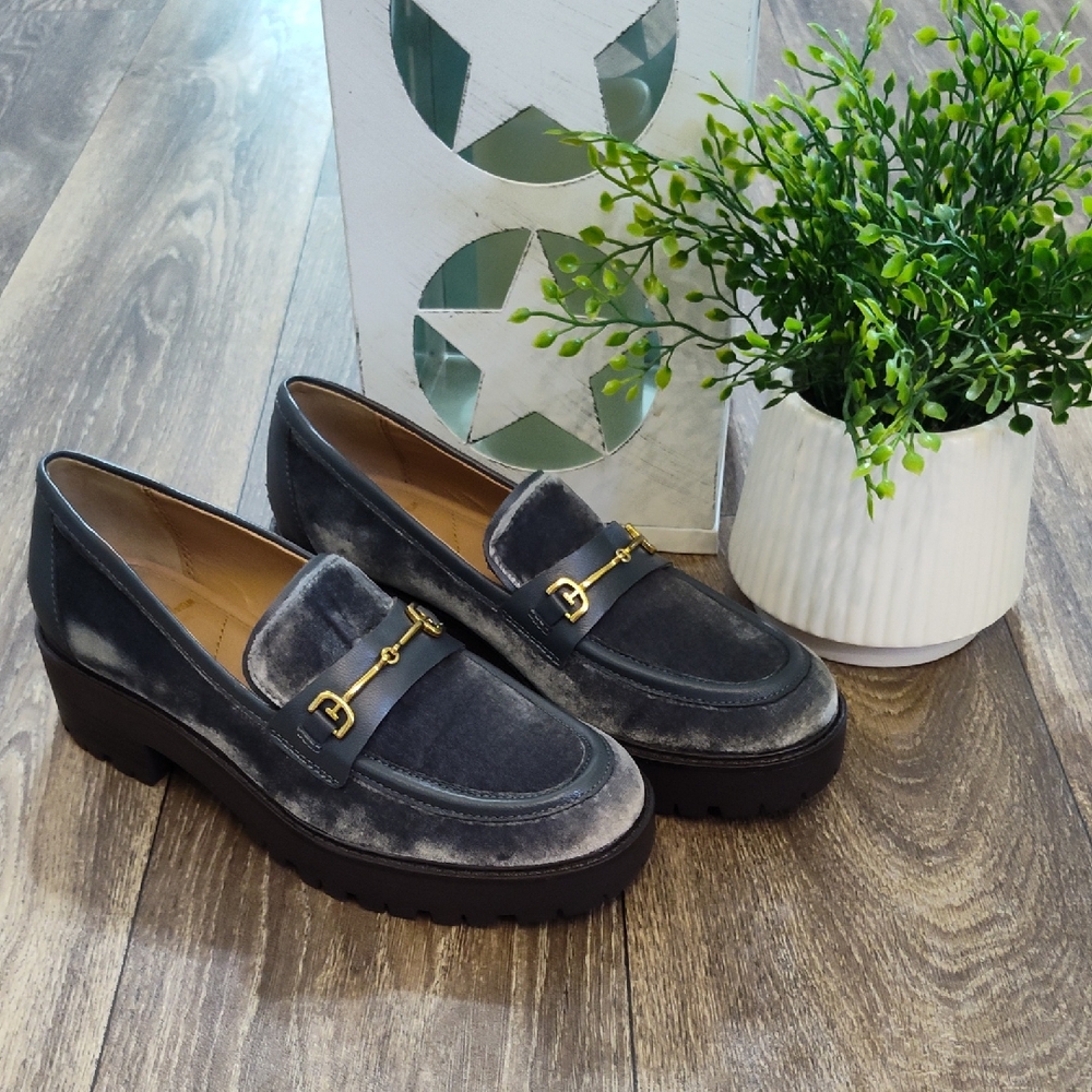 Elegant Gray Loafers with Gold Accent